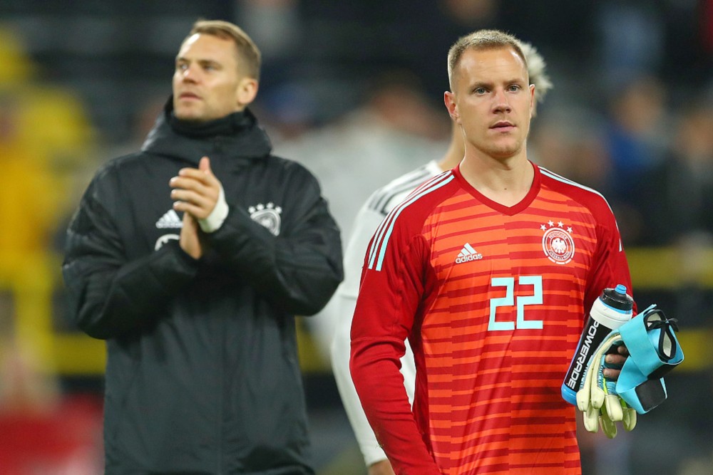 后防在努力 后防在努力