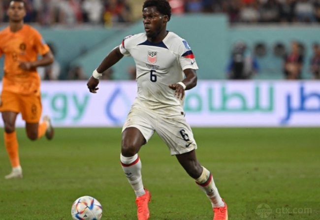 他以强硬的 他以强硬的